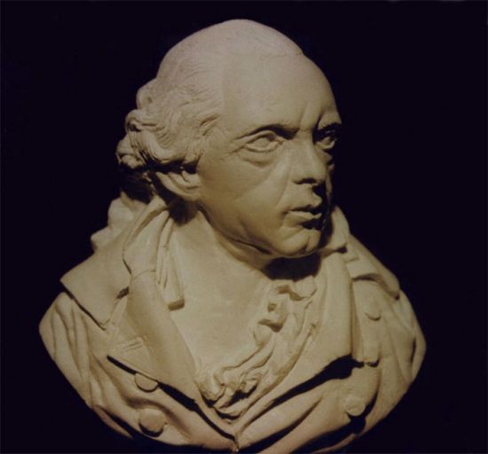 Exterior, Bust